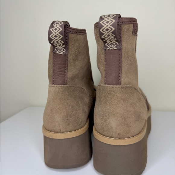UGG Women Cityfunc Zip Water-Resistant Platform Bootie Hickory Suede Size 9 New - Picture 3 of 15